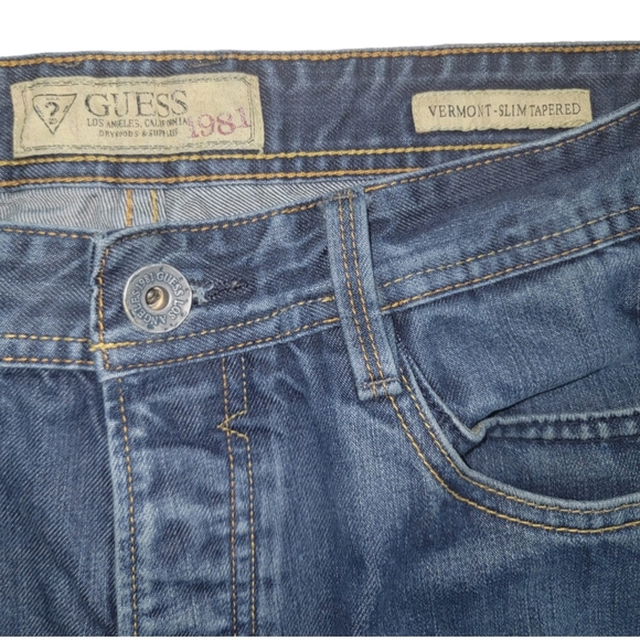(M) Guess Medium Wash Jeans (Men) - Picture 3 of 10